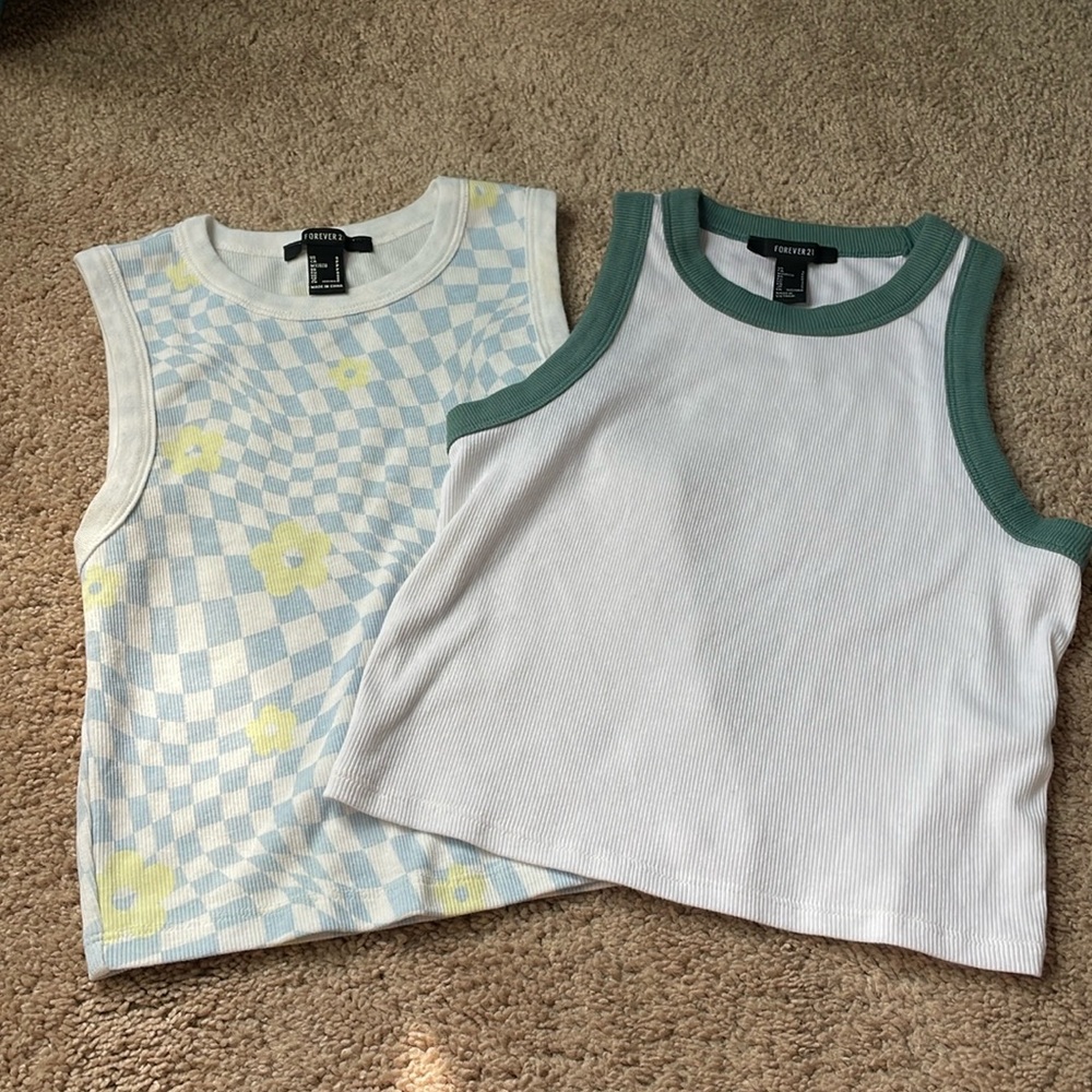 Bundle of 2 forever 21 crop tops size small